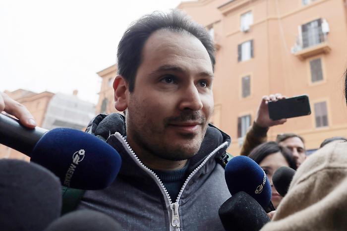 Delitto di Garlasco, spuntano messaggi e interventi a sfondo erotico nel forum per seduttori 