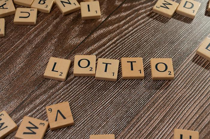 Lotto, i numeri dell'estrazione di oggi, gioved&igrave; 7 maggio