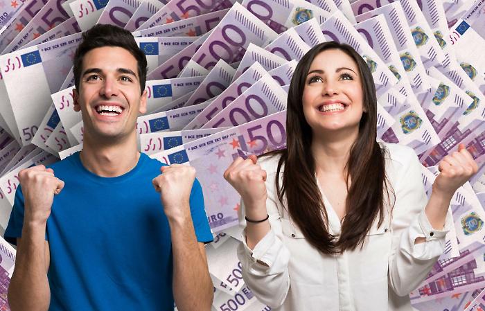 Superenalotto, i numeri di oggi, sabato 9 maggio. Caccia al 6 da oltre 162 milioni di euro
