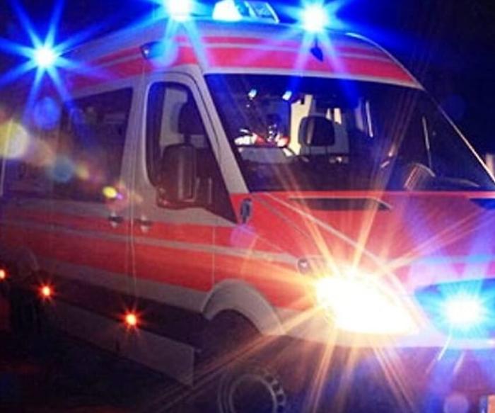 Due incidenti nella notte ad Arezzo e Tegoleto: feriti una donna e tre 20enni