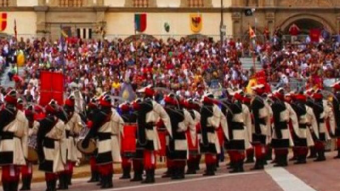 Arezzo, Musici e Sbandieratori insieme alla Città del Natale. E arriva anche Coldiretti