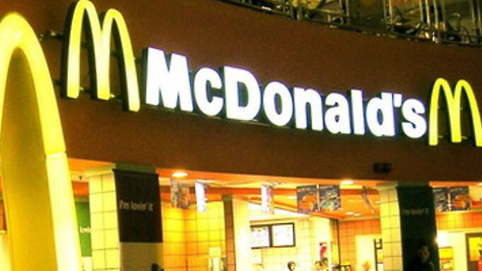 McDonald's, un morto e dieci ricoverati per escherichia coli negli Usa dopo aver mangiato il panino Quarter Pounder.  L'esperto: "Ceppo tra i pi&ugrave; pericolosi"