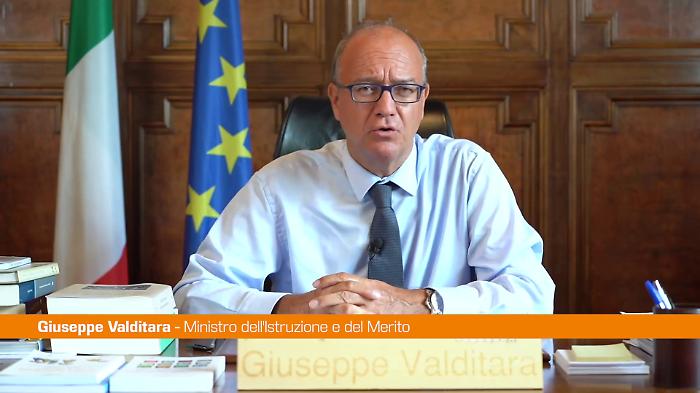 Il ministro Valditara: "Nelle scuole bisogna insegnare cultura del rispetto"