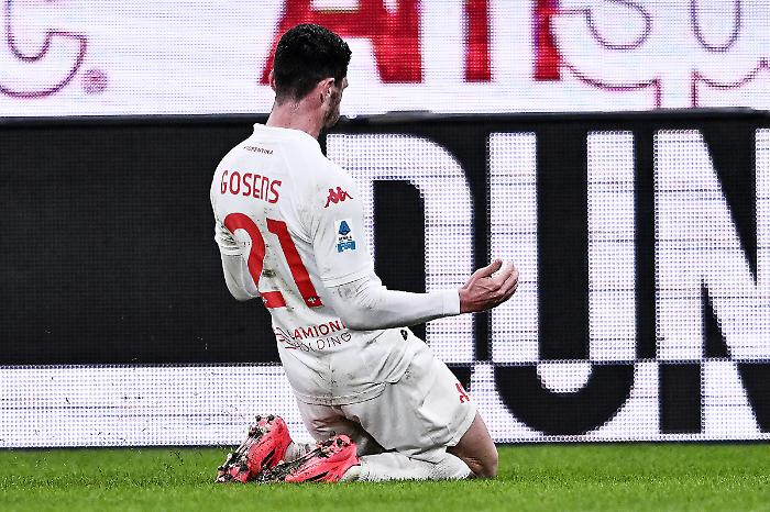 Gosens inguaia il Genoa, la Fiorentina vince al Ferraris