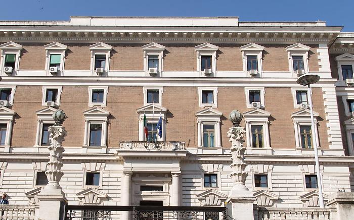 Sicurezza, dal Viminale direttiva per le "zone rosse" nelle città