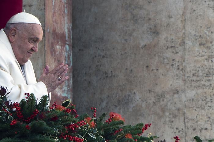 Papa Francesco "Chiesa offra ospitalità e cura a vittime di abusi"