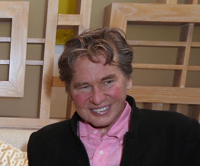 È morto Val Kilmer, attore di Top Gun, The Doors e Batman Forever