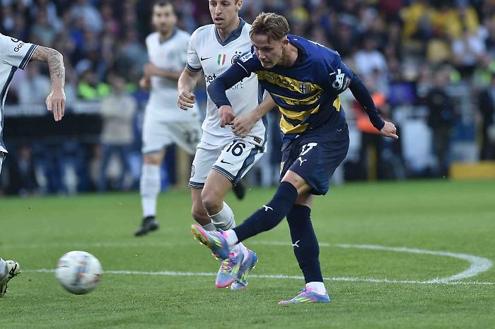 L'Inter spreca e si fa rimontare, è 2-2 contro il Parma