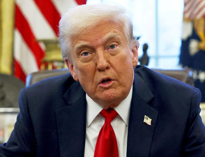 Trump "Metteremo dazi su chip e semiconduttori"