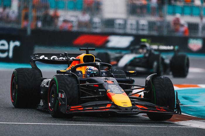Verstappen conquista la pole a Miami, Antonelli in seconda fila