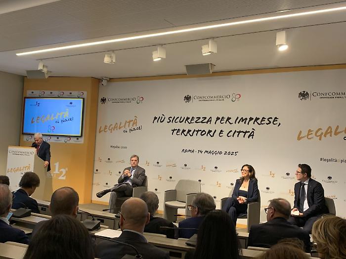 Confcommercio, l'illegalità costa 39,2 mld. Una zavorra per la crescita