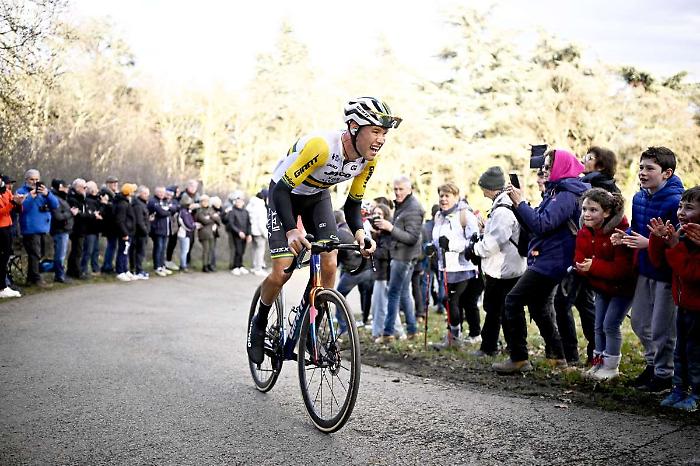 Plapp vince l'ottava tappa del Giro, Ulissi nuova maglia rosa