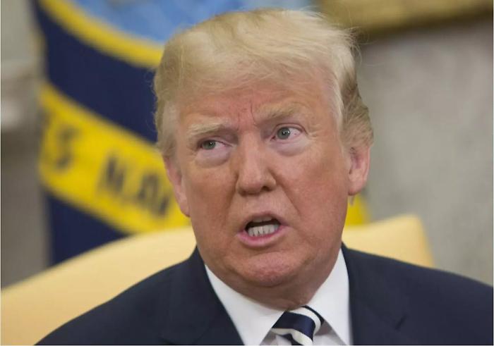 Ucraina, Trump "Parlerò al telefono con Putin lunedì, poi con Zelensky"