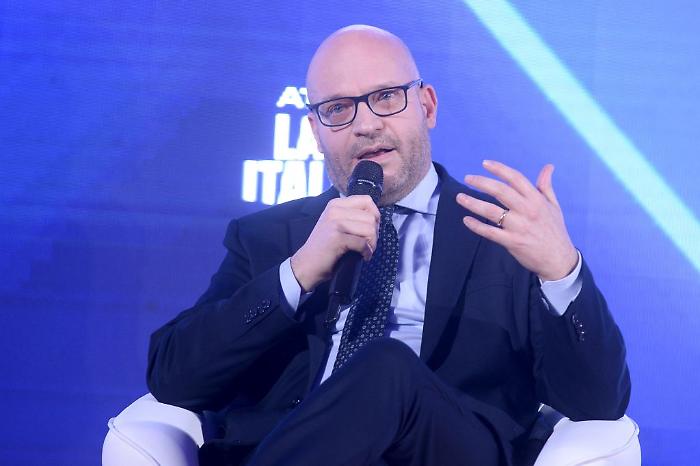 Fontana "Le scomparse di minori sono una piaga sociale atroce"