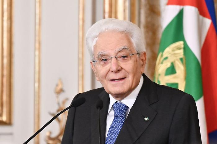 Mattarella: "Imprese familiari strategiche per il tessuto economico"