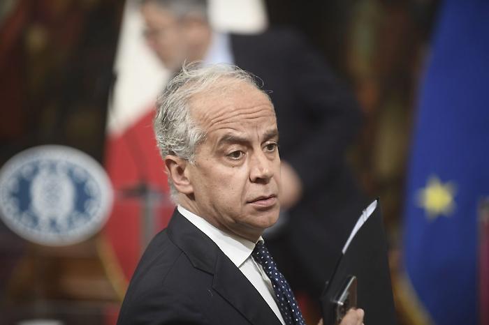 Piantedosi "Riflettere su difficoltà del lavoro delle forze dell'ordine"