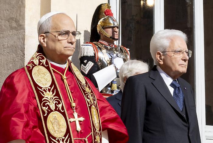 Il Papa al Quirinale "Tempi di grave sofferenza, impegno per la pace"