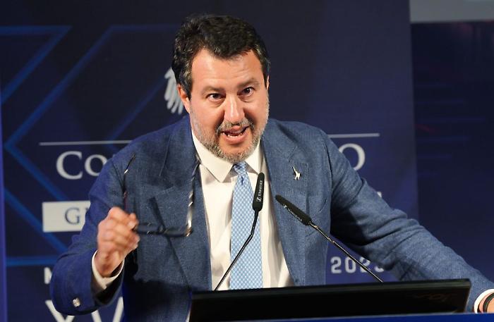 Lega, Salvini "Consiglio federale tranquillo, nessuna resa dei conti"