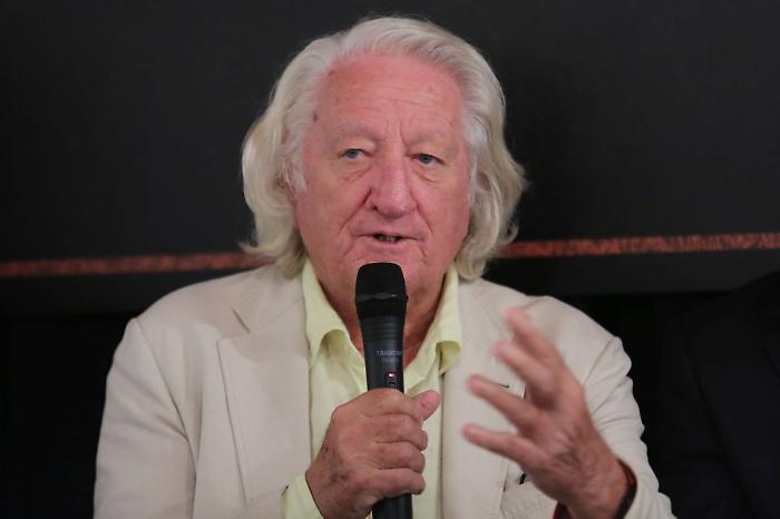 E' morto il vignettista Giorgio Forattini