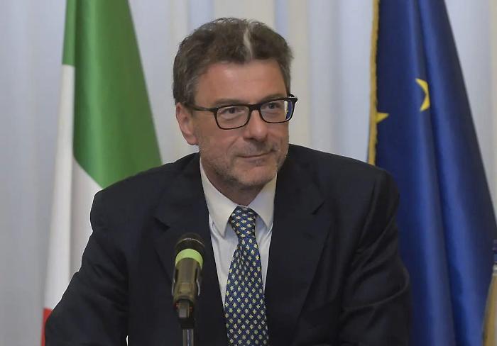 Moody's promuove l'Italia, Giorgetti "Fiducia nel Paese"