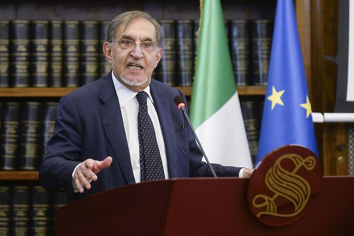 Carceri, La Russa "La pena non può ledere la dignità della persona"