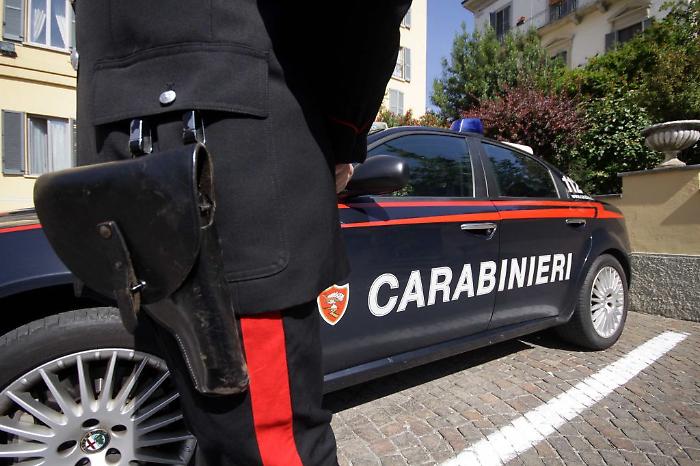 Violenta e maltratta anziani in casa riposo, arrestato operatore sanitario a Capri