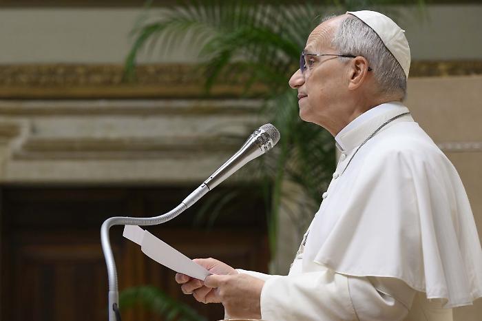 Il Papa all'Intelligence italiana "Esigenza sicurezza non violi dignità persona"