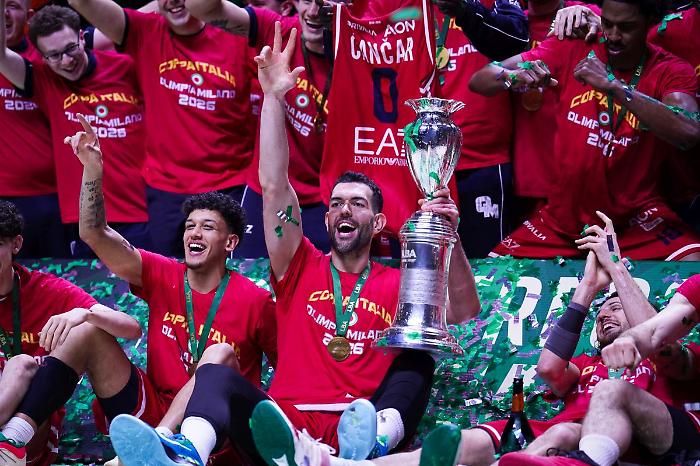 La EA7 Milano vince la Coppa Italia di basket, Tortona ko in finale