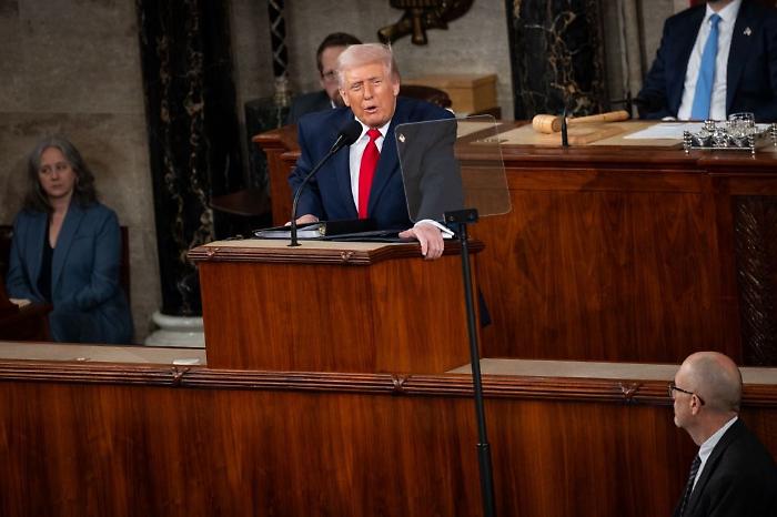 Trump, lungo discorso sullo Stato dell'Unione "Il nostro Paese &egrave; tornato"