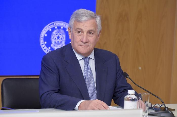Iran, Tajani "Non sottovalutiamo rischio terrorismo e flussi migratori"