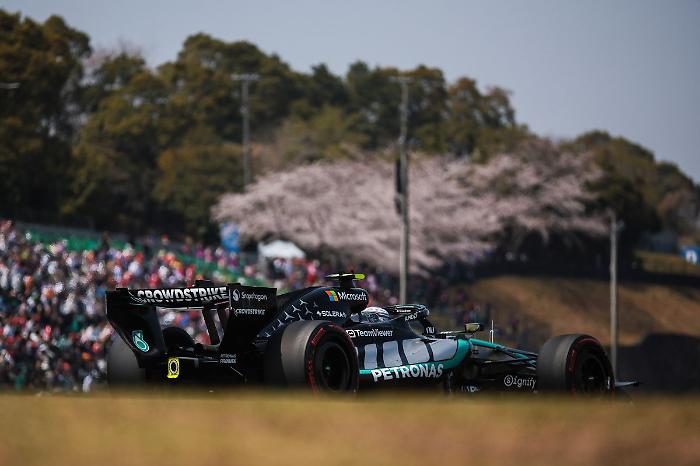 Antonelli in pole anche in Giappone, Leclerc porta la Ferrari in seconda fila