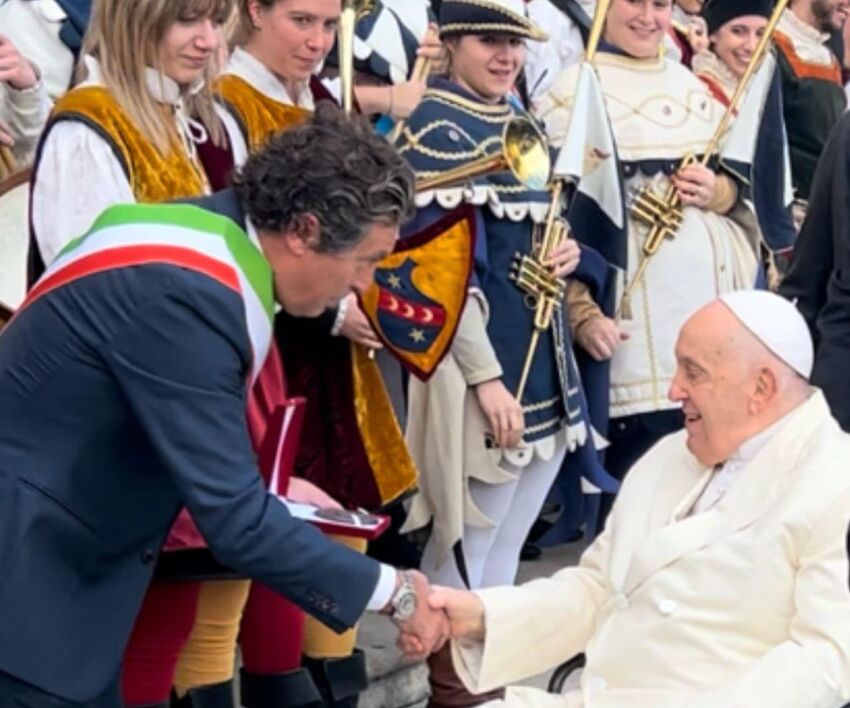 Il sindaco Agnelli e il papa